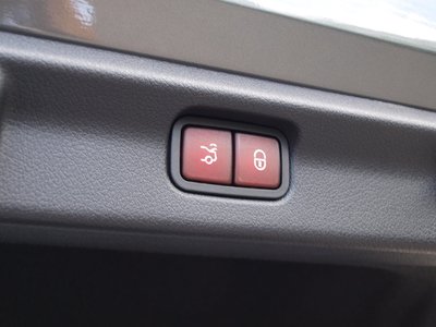 صورة مصغرة 14 لـ 2024 Mercedes-BENZ EQE AMG