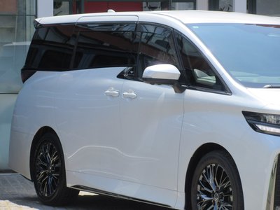 TOYOTA VELLFIRE - 10