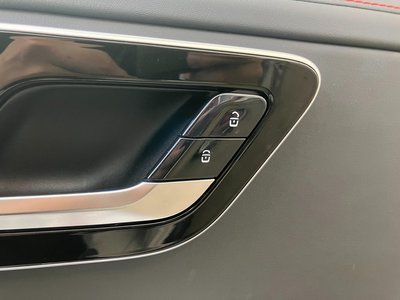 2022 Mercedes-BENZ C-CLASS AMG thumbnail 11