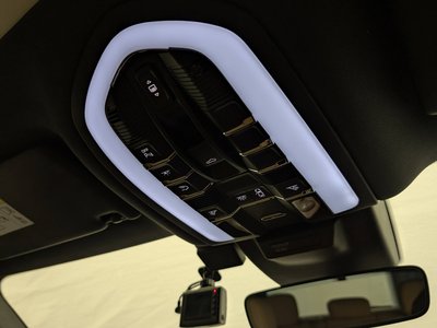 2023 Porsche MACAN thumbnail 28
