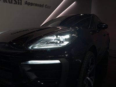 2023 Porsche MACAN thumbnail 39
