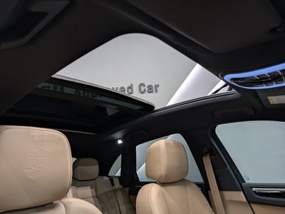 2023 Porsche MACAN thumbnail 37