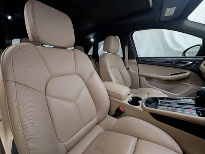 2023 Porsche MACAN thumbnail 12