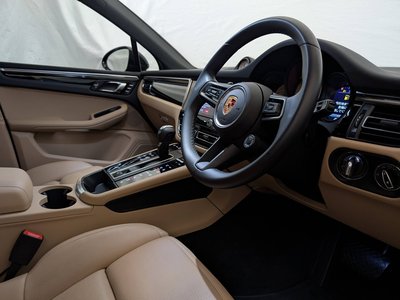 2023 Porsche MACAN thumbnail 14