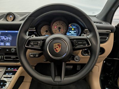 2023 Porsche MACAN thumbnail 15