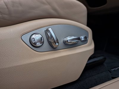 2023 Porsche MACAN thumbnail 33