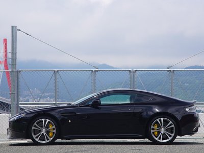 صورة 10 لـ 2014 Aston Martin V12 VANTAGE