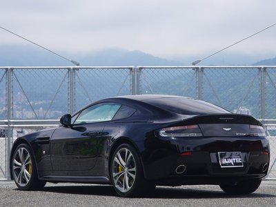 صورة 9 لـ 2014 Aston Martin V12 VANTAGE