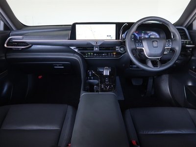 TOYOTA CROWN SPORT - 2