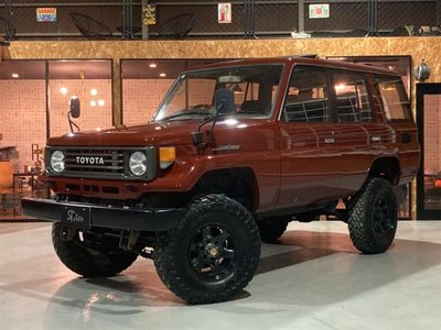 TOYOTA LAND CRUISER - 1