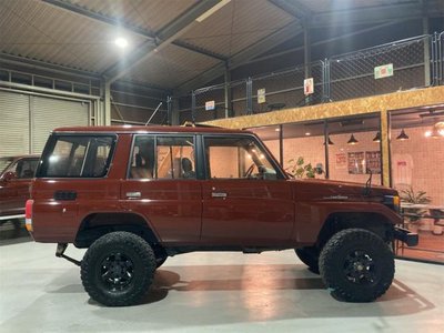 TOYOTA LAND CRUISER - 7