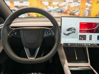 TESLA MODEL Y - 9