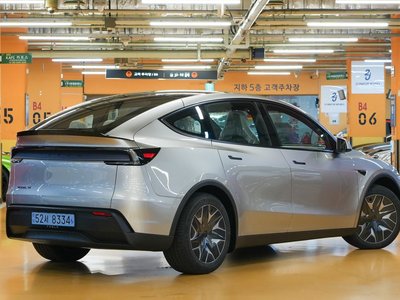TESLA MODEL Y - 5