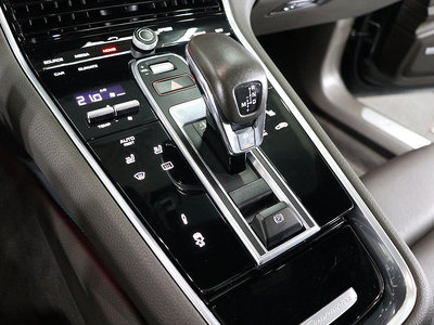 PORSCHE PANAMERA - 9