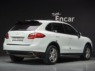 2012 Porsche CAYENNE 照片 3
