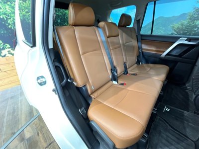 TOYOTA LAND CRUISER PRADO - 9