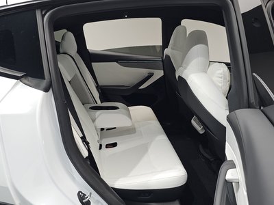 2026 Tesla MODEL Y — миниатюра 17