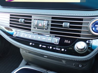 صورة مصغرة 25 لـ 2021 Lexus LS