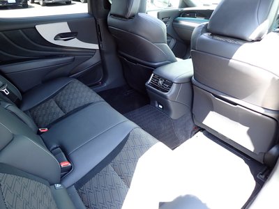 صورة مصغرة 35 لـ 2021 Lexus LS