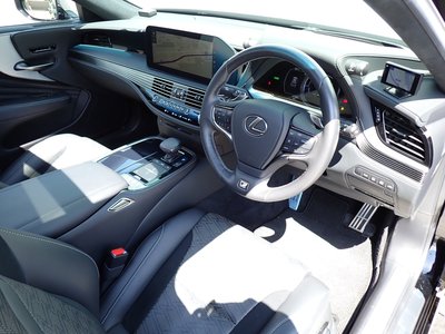 صورة مصغرة 32 لـ 2021 Lexus LS