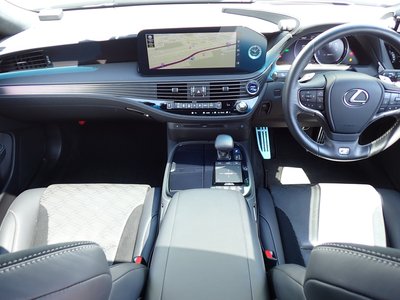 صورة 4 لـ 2021 Lexus LS