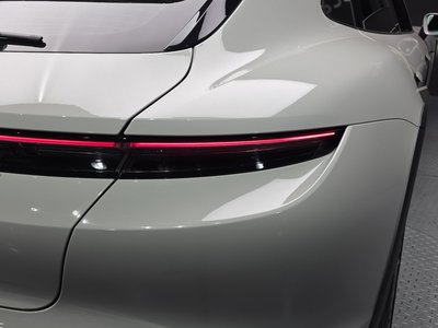 2022 Porsche TAYCAN photo 10