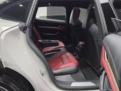 2022 Porsche TAYCAN 缩略图 17
