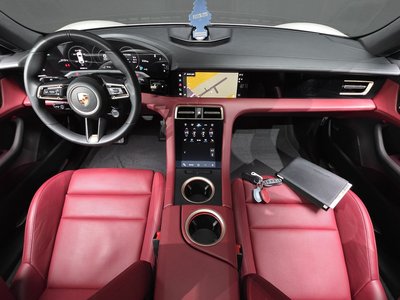 2022 Porsche TAYCAN photo 5