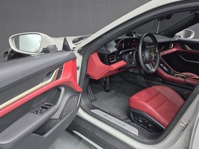 2022 Porsche TAYCAN 缩略图 13