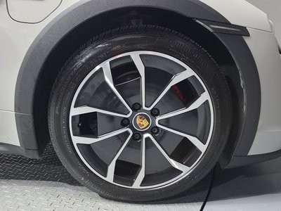 2022 Porsche TAYCAN photo 8
