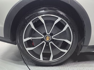 2022 Porsche TAYCAN photo 6