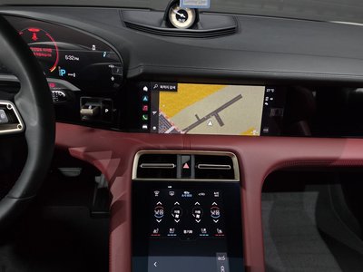 2022 Porsche TAYCAN 缩略图 24
