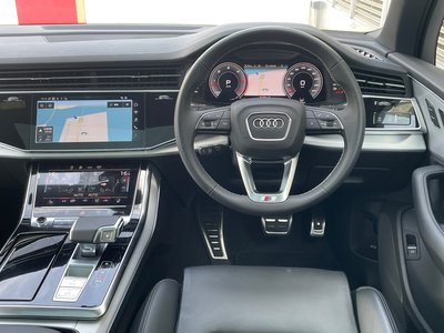 AUDI Q7 - 10