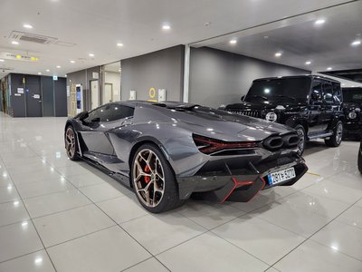 LAMBORGHINI REVUELTO - 4