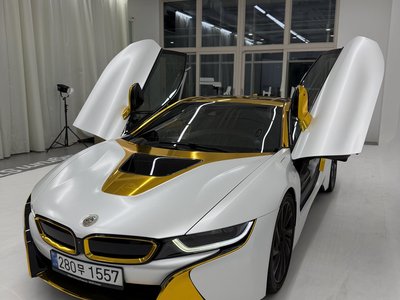 صورة 8 لـ 2015 BMW I8