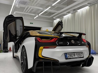 صورة 9 لـ 2015 BMW I8