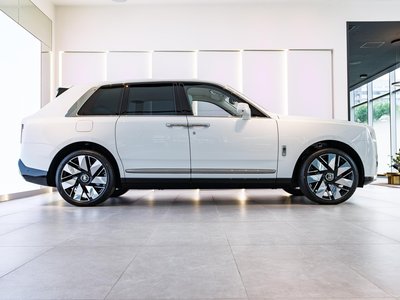 2026 ROLLS-ROYCE CULLINAN thumbnail 13