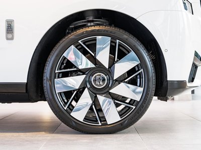 2026 ROLLS-ROYCE CULLINAN thumbnail 16