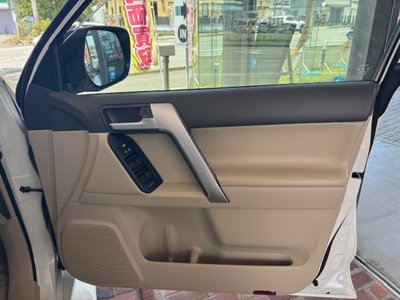 TOYOTA LAND CRUISER PRADO - 10