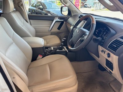 TOYOTA LAND CRUISER PRADO - 6