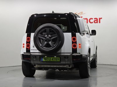 LAND ROVER DEFENDER - 3