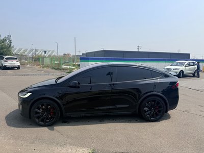 TESLA MODEL X - 3