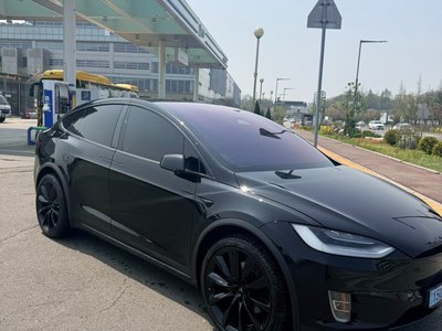 TESLA MODEL X - 5