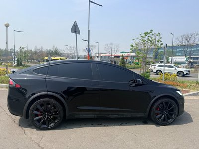 TESLA MODEL X - 6