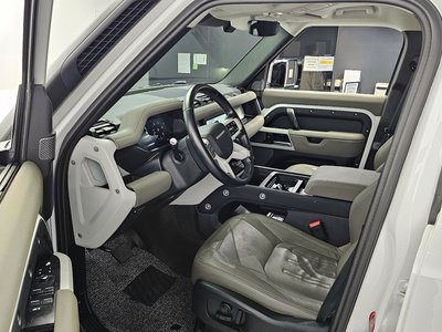 LAND ROVER DEFENDER - 10