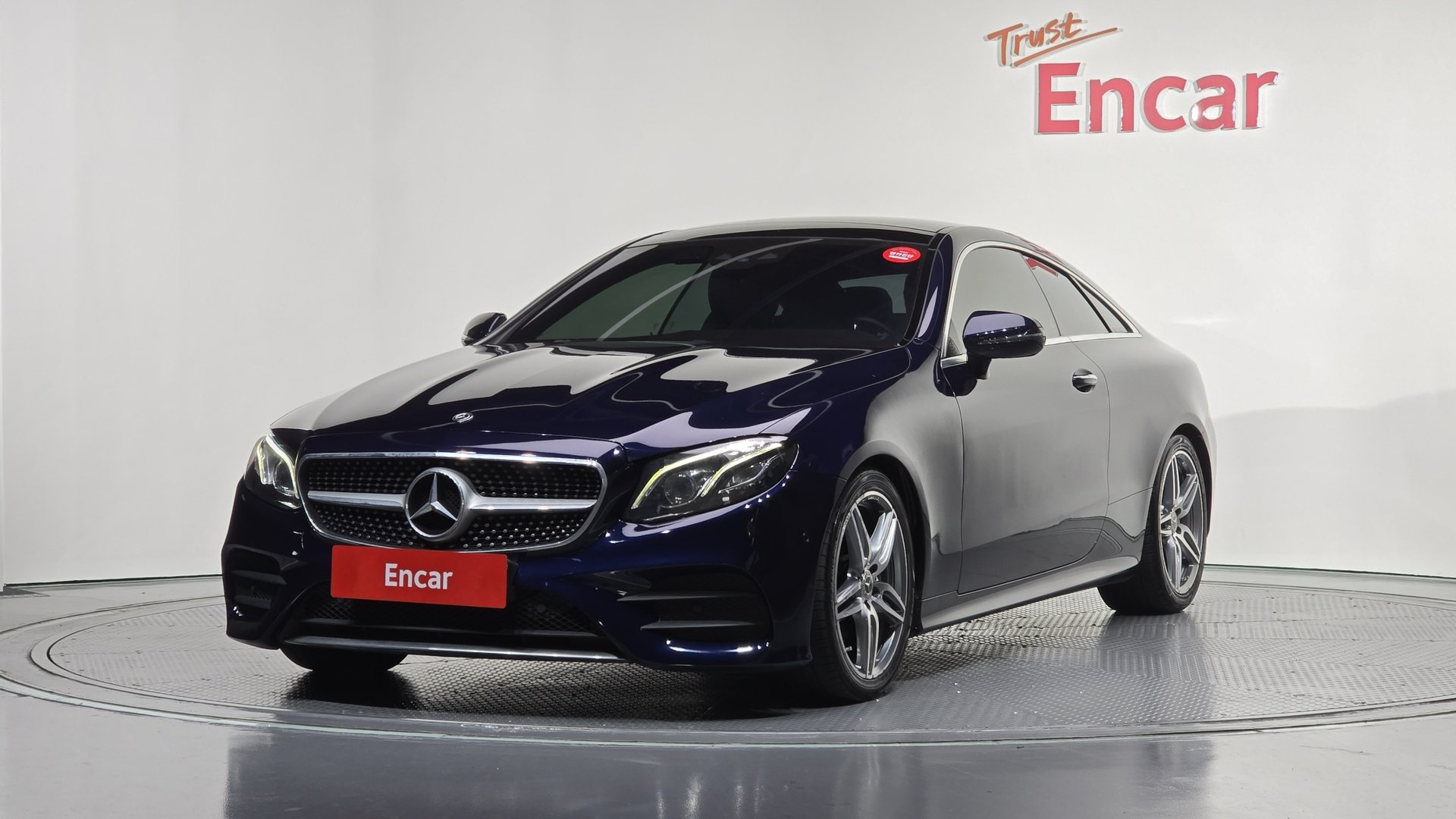 MERCEDES-BENZ E-CLASS - View 1