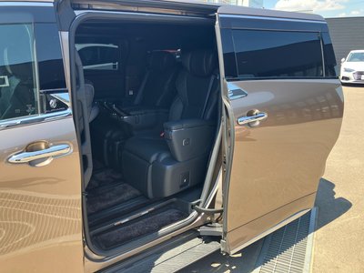 2025 Toyota ALPHARD — миниатюра 30