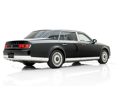TOYOTA CENTURY - 7