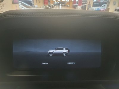 LAND ROVER DEFENDER - 8