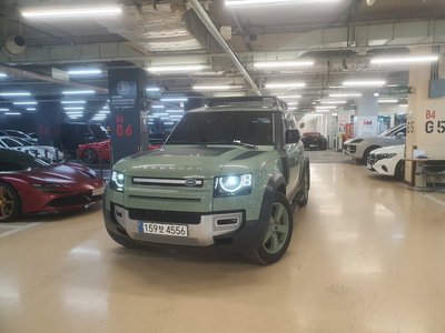 LAND ROVER DEFENDER - 1